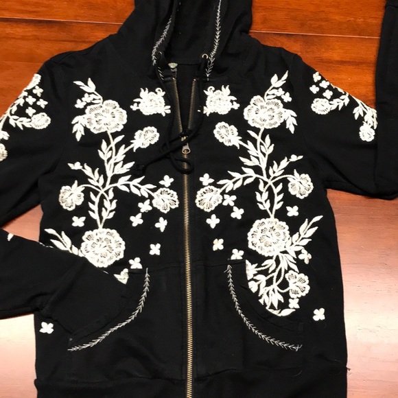 Free People Tops - FREE PEOPLE Floral Embroidered Hoodie